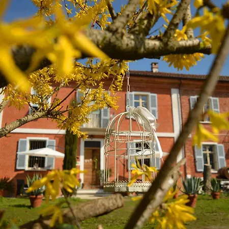 Bed & Tours Dimora Di Campagna 住宿加早餐酒店 Castelnuovo Belbo