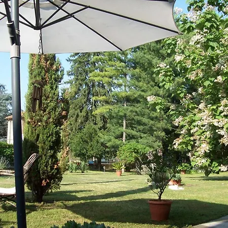 Bed & Tours Dimora Di Campagna Couette-café 4*