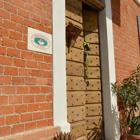 Nocleg ze śniadaniem Bed & Tours Dimora Di Campagna Castelnuovo Belbo