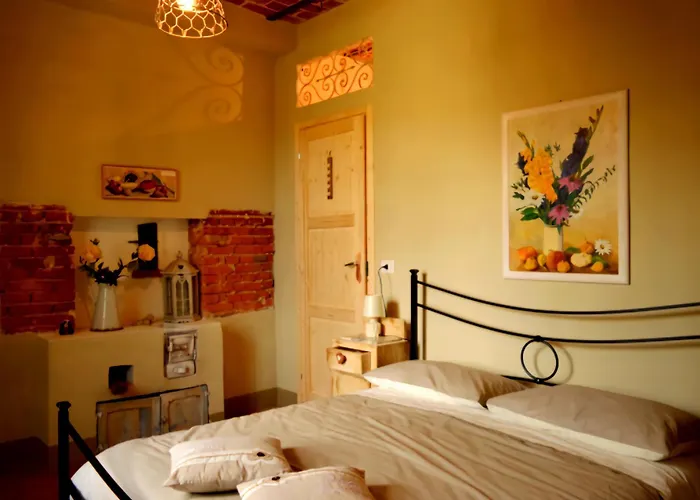 Bed & Tours Dimora Di Campagna לינה וארוחת בוקר Castelnuovo Belbo